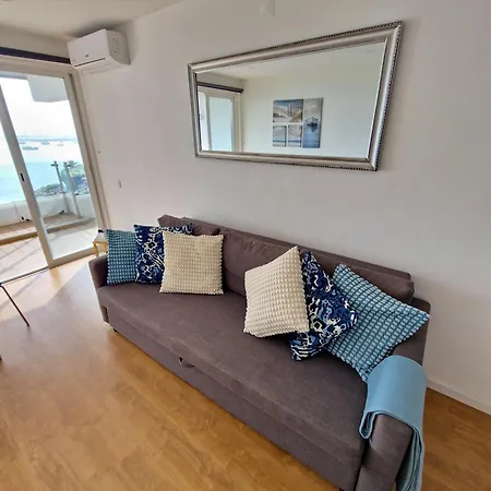 Casa Dos Cotas - Amazing Seaside With Balcony